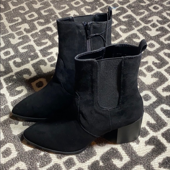 Express Shoes - Brand new with tags size 7 black express booties